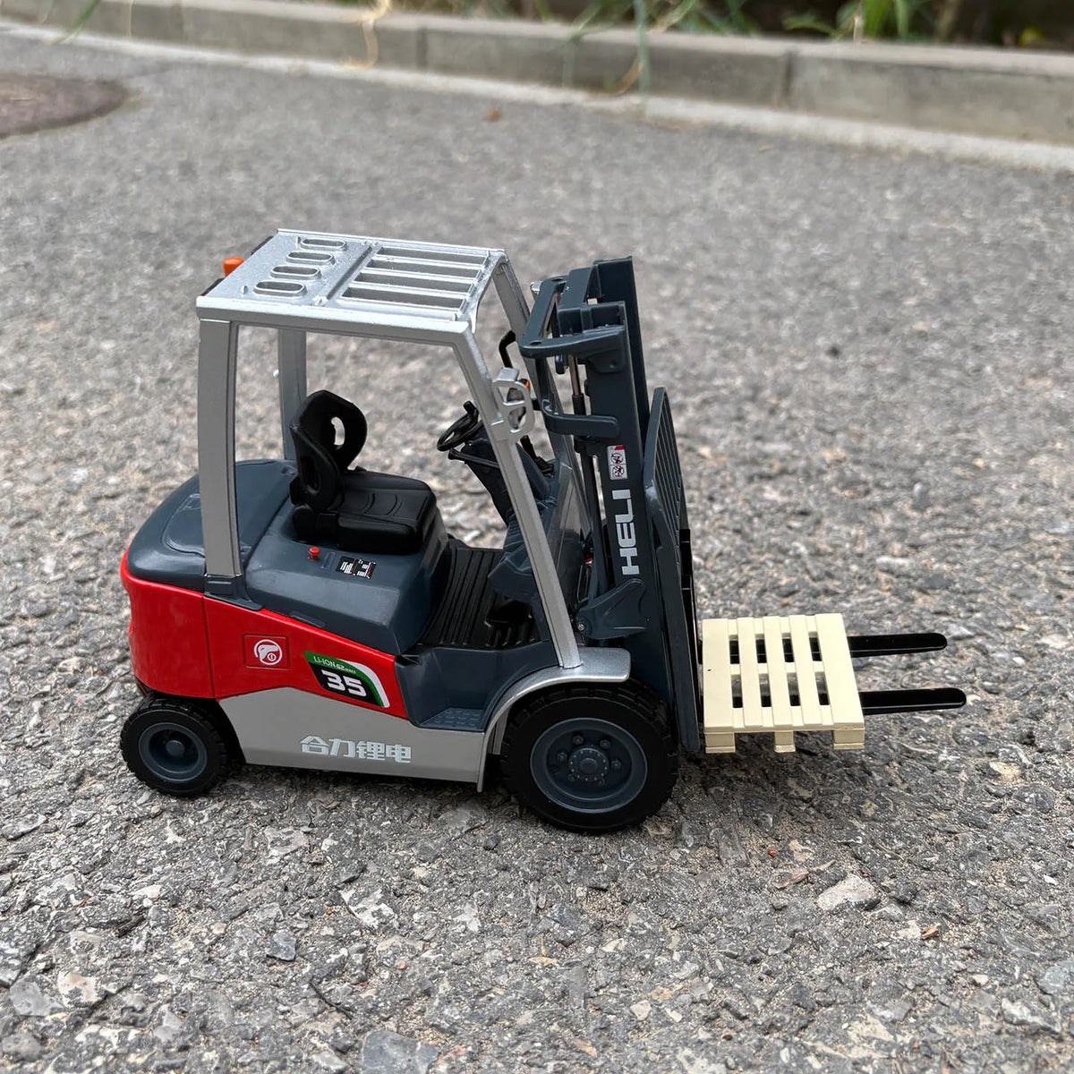 Dealer Edition Model,1:18 Heli G2 Series,3.5T Lithium Battery Forklift Truck,Diecast Model for Collections,Display and Gift